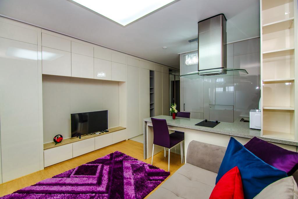 Highvill Deluxe Apartments Астана Екстер'єр фото